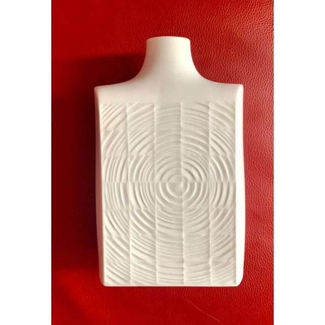 Furstenberg Germany White Modern Contemporary Organic Porcelain Bottle Vase For Sale In San Diego - Image 6 of 7
