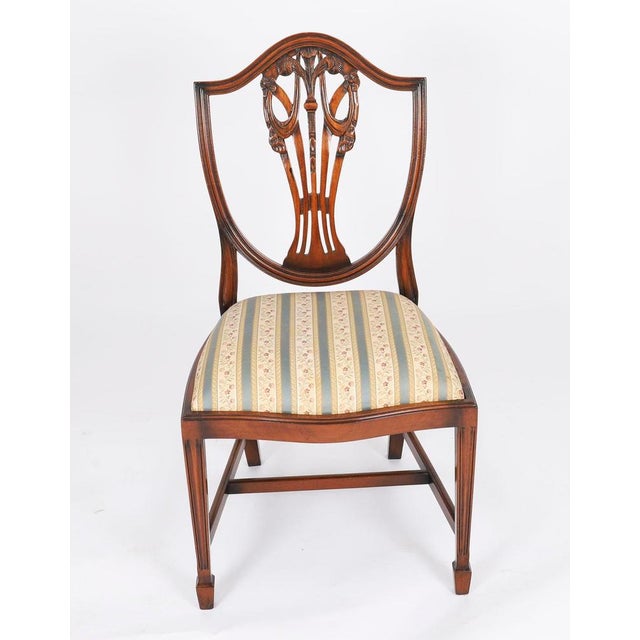 Vintage Mahogany Dining Table and Shield-Back Chairs, 20th Century, Set of 13 For Sale - Image 17 of 18