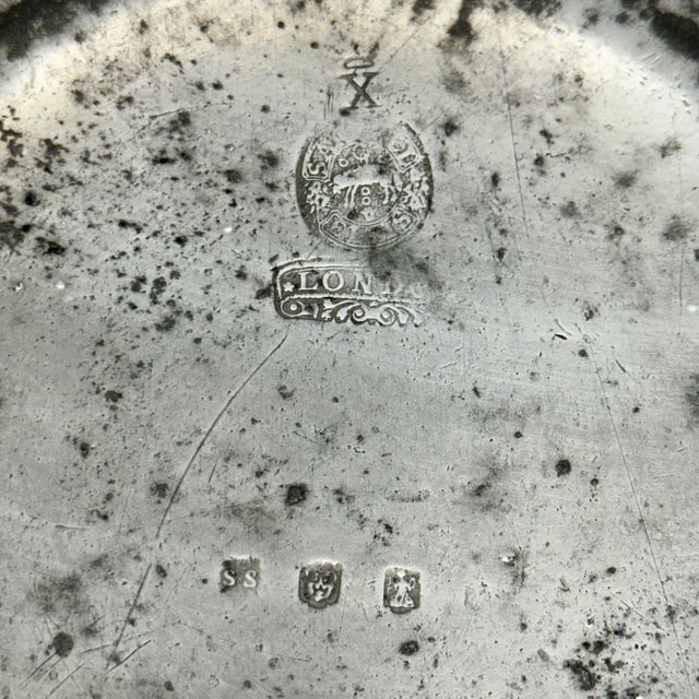 Early 19th Century English Pewter Heating Dish or Hall Keys Plate R I For Sale In Philadelphia - Image 6 of 10
