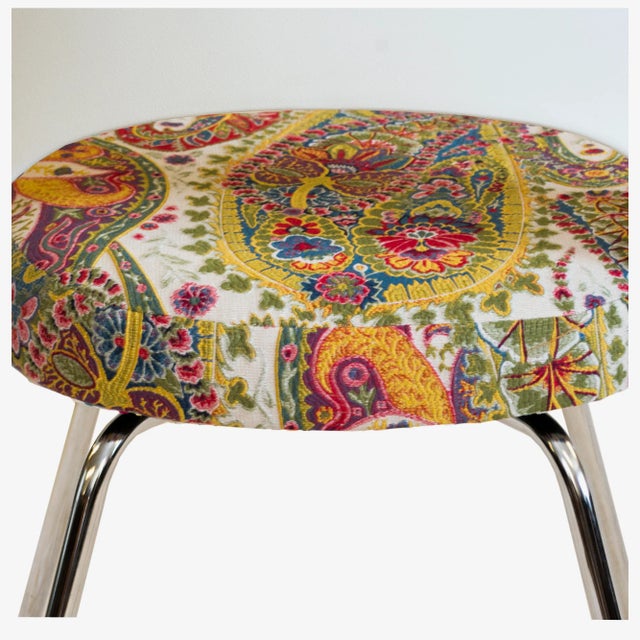 Knoll Armless Saarinen Plastic-Back Side Chair in Paisley For Sale In New York - Image 6 of 9