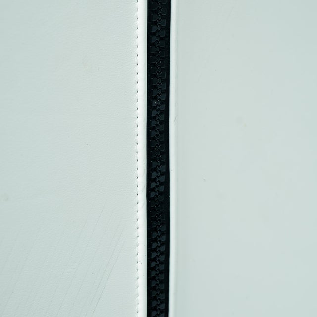 Postmodern Dutch Chaise Lounge in White Leather and Tubular Steel from Rob Eckhardt, 1980s For Sale - Image 11 of 18