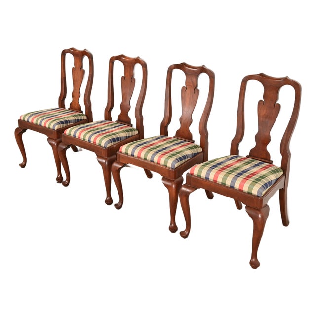 Henkel Harris Queen Anne Solid Cherry Wood Dining Chairs, Set of Four For Sale