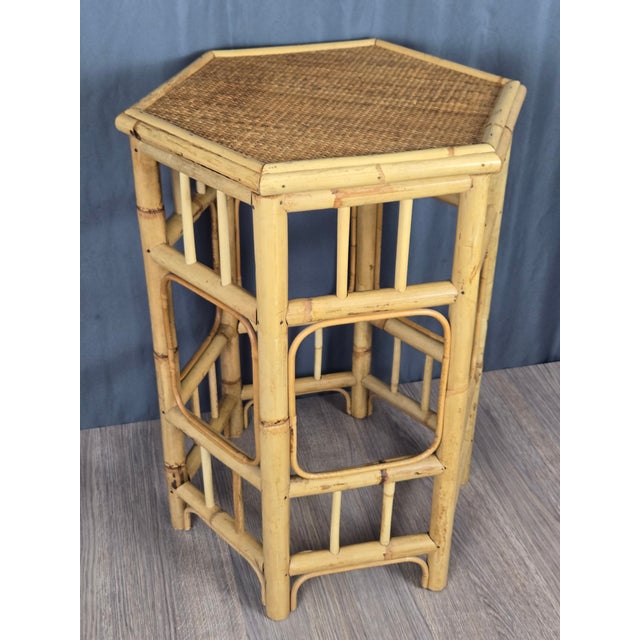Late 20th Century Palm Beach Style Hexagon Bamboo, Rattan & Wicker Top Side End Table For Sale - Image 5 of 12