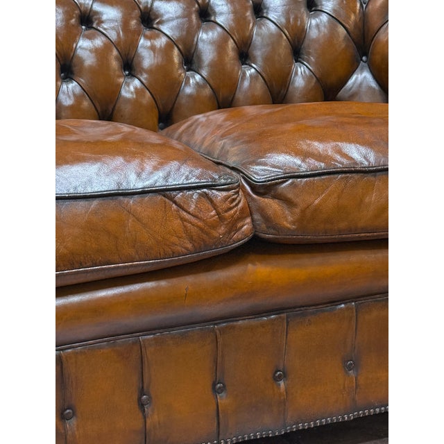 English Chesterfield Sofa of Tufted Leather For Sale In Austin - Image 6 of 16