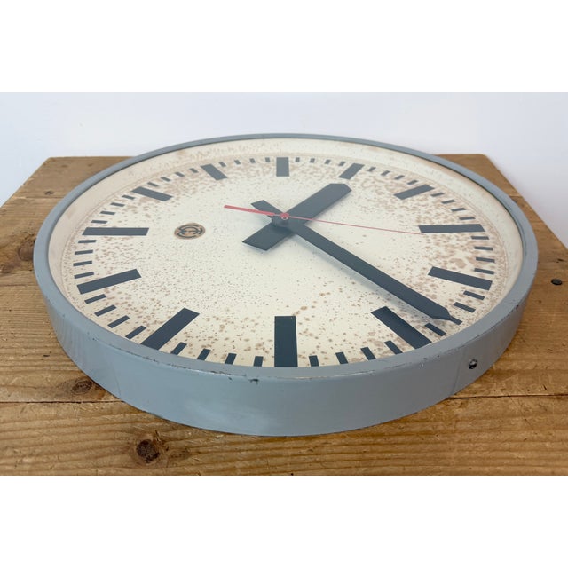 Large Grey Industrial Station Wall Clock from CTW, 1960s For Sale - Image 13 of 18