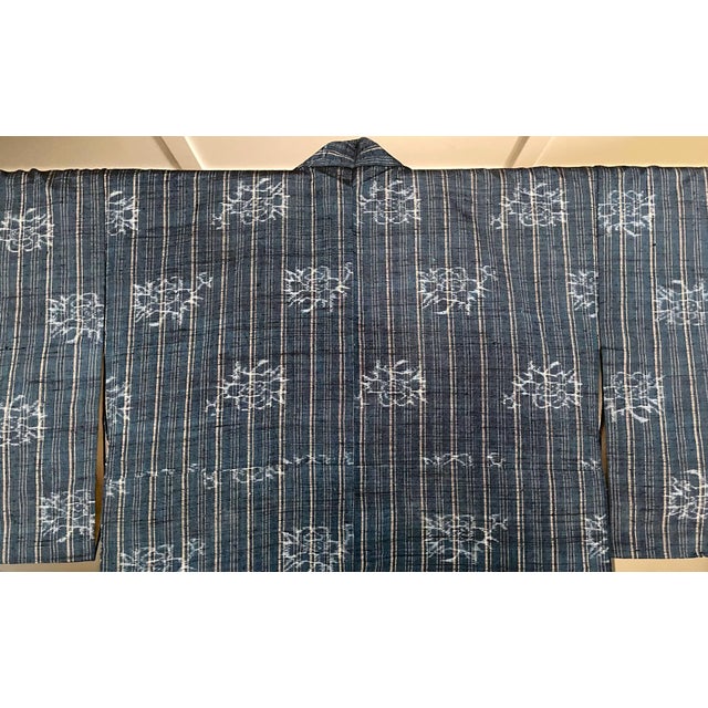 Japonisme Japanese Woven Linen Kimono with Katazome Stencil Dyes For Sale - Image 3 of 9