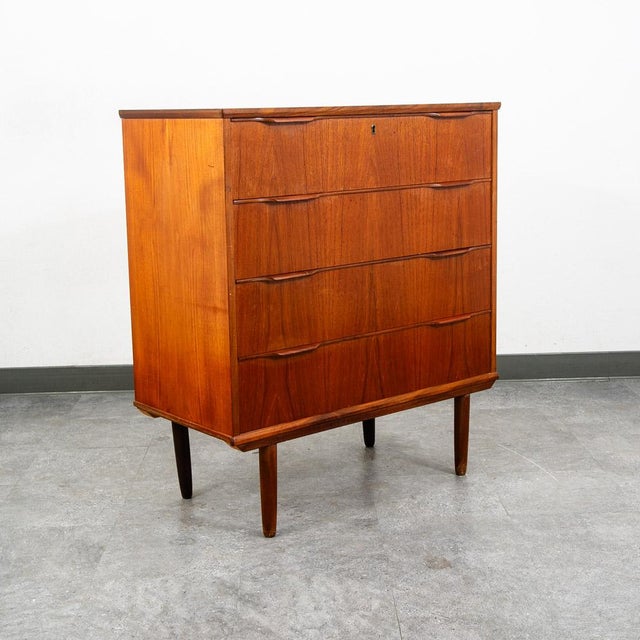 Mid Century Danish Modern Chest of Drawers Dresser Teak Wood Mobler 4 Vintage For Sale - Image 10 of 12