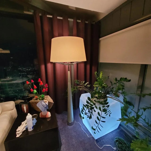 Beautiful Elden Model 79988 lamps finished in gray and chrome finsh. Very heavy and well made resin and steel...