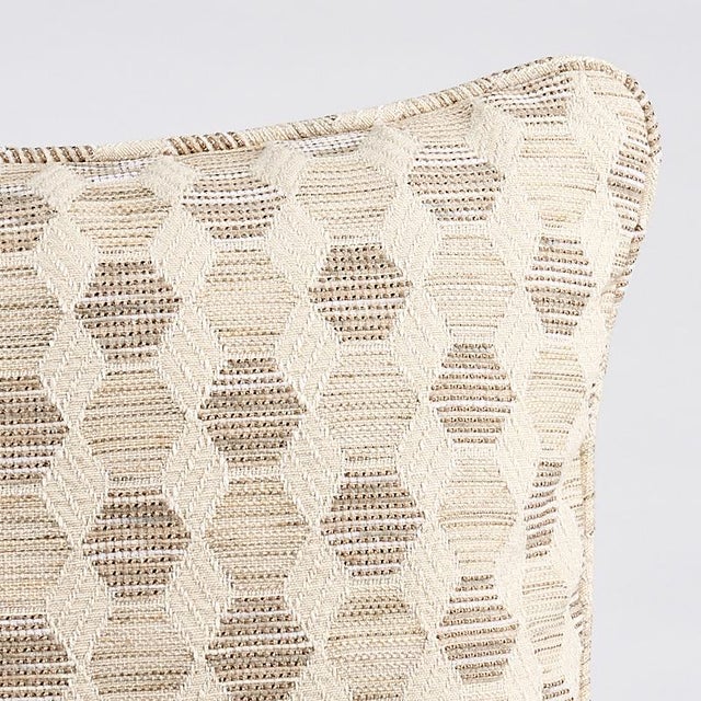 This pillow features Coquina Performance with a self welt finish. A small-scale geometric with a soft side. Coquina’s...