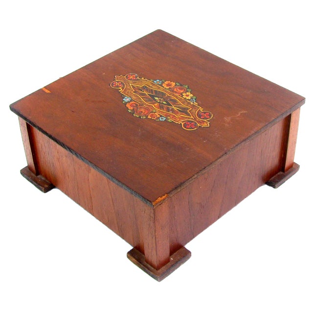 Art Nouveau Decoupage Vanity / Entry Box For Sale In Tulsa - Image 6 of 6