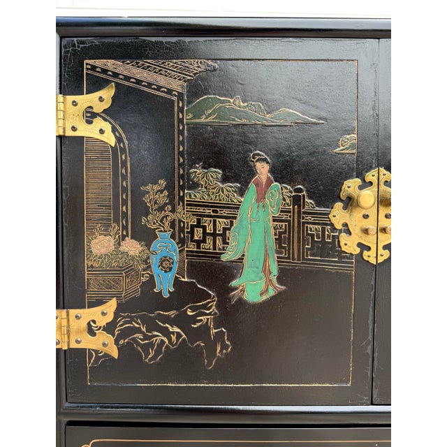Vintage Chinese Hand-Painted Black Lacquer Chinoiserie Nightstand Side Cabinet For Sale - Image 4 of 17