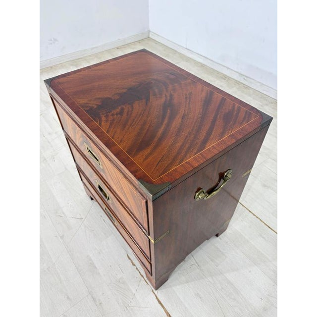 English Chest of Drawers in Mahogany For Sale - Image 3 of 10