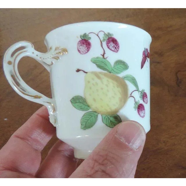 18th Century Chelsea Porcelain Gold Anchor Botanical Coffee Can For Sale - Image 4 of 11