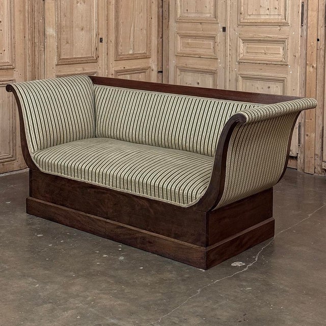 Early 19th Century French Charles X Mahogany Sofa ~ Canape For Sale - Image 4 of 18
