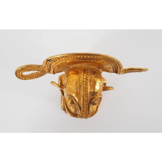 Gold Colombian Taïrona Tumbaga Statuette of Shaman Sitting For Sale - Image 8 of 9