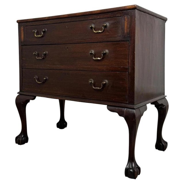 2000 - 2009 Antique Mahogany Chest with Traditional Design, 1900s For Sale - Image 5 of 12