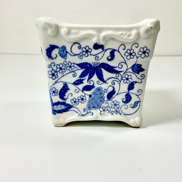 1940s Vintage Boho Chic Hollywood Regency Chinoiserie Blue Onion Petite Planter For Sale - Image 6 of 10