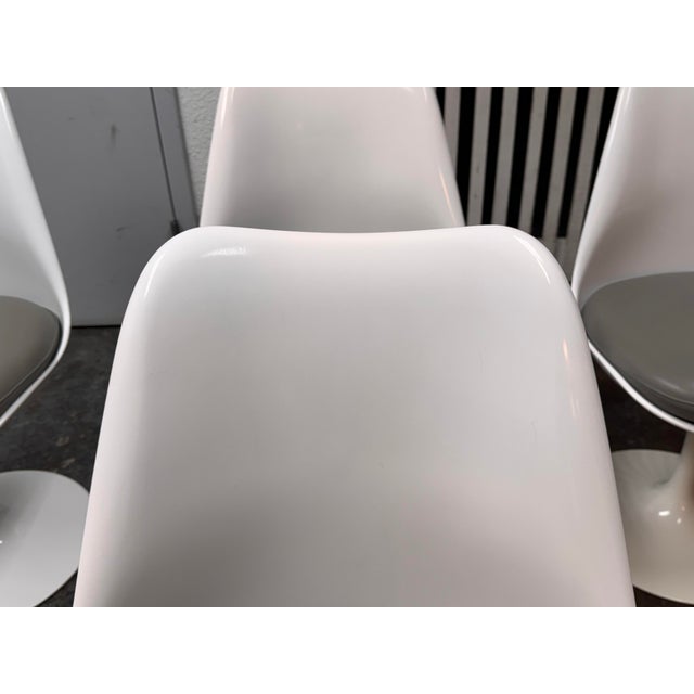 Eero Saarinen for Knoll Tulip Armless Swivel Chairs, Set of Four For Sale In San Francisco - Image 6 of 12