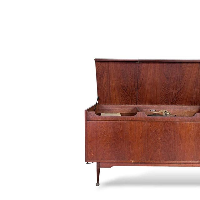 Mid-Century Modern Radiogram with Armstrong Amplifier and Tandberg Speaker in Teak, 1960s For Sale - Image 4 of 11