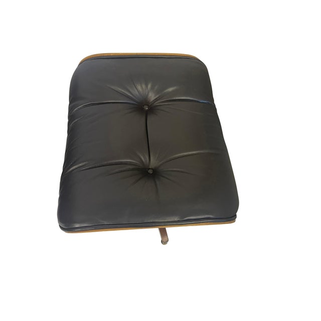 Plycraft Mid 20th Century Walnut and Black Leather Lounge Chair Ottoman Attributed to PLycraft For Sale - Image 4 of 18