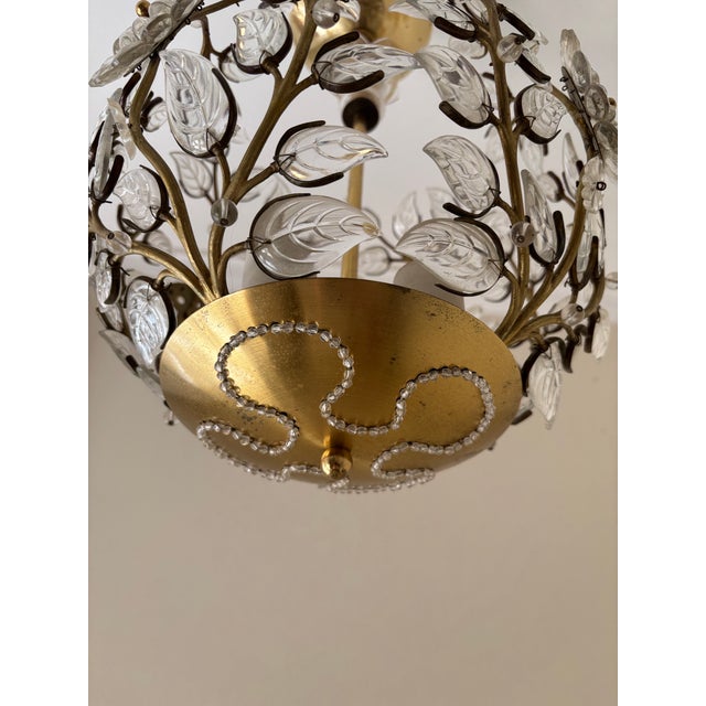 Art Deco 1940s French Maison Bagues Crystal Flowers and Molded Leaves Chandelier For Sale - Image 3 of 4