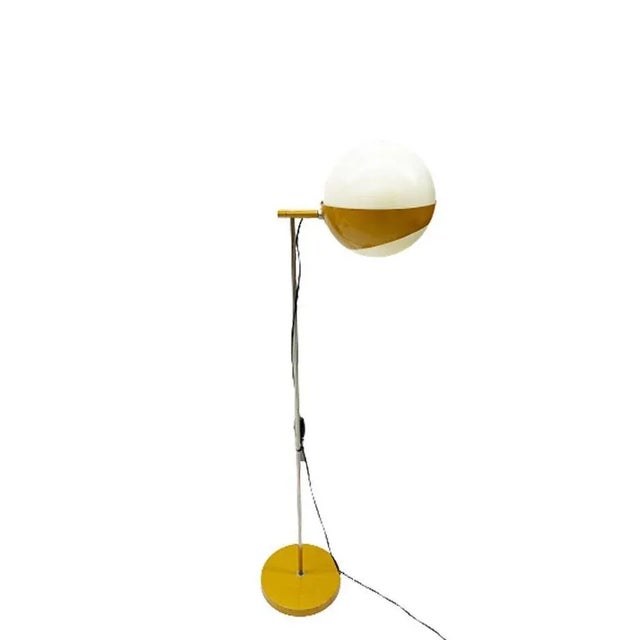 Dutch floor lamp, model 660 by Hala Zeist, 1970s Hala Zeist 1970s floor lamp with metal ring with a plastic sphere, which...