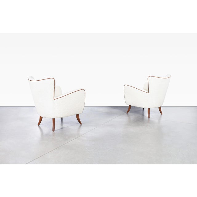 1940s 1940s Vintage Boucle and Walnut Lounge Chairs by Ernst Schwadron - Set of 2 For Sale - Image 5 of 12