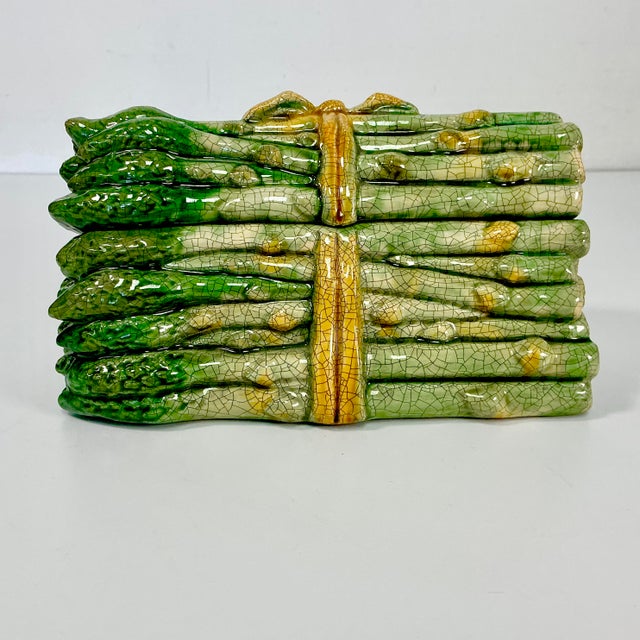 Ceramic 1940s Vintage Majolica French Hollywood Regency Trompe L’Oeil Asparagus Box. For Sale - Image 7 of 15