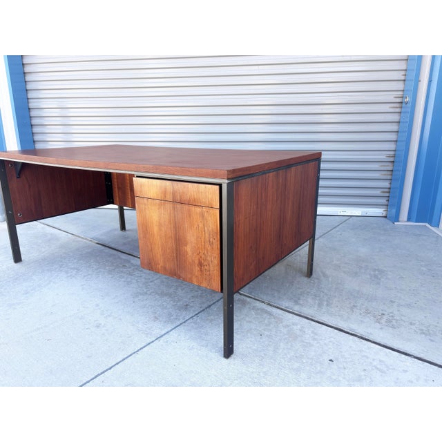 Brown 1960s Mid Century Walnut and Metal Executive Desk Styled After Knoll For Sale - Image 8 of 12