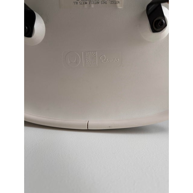 This is an authentic Herman Miller Eames Chair. Herman Miller Eames Upholstered Molded Plastic Side Chair. White/Hopsak...