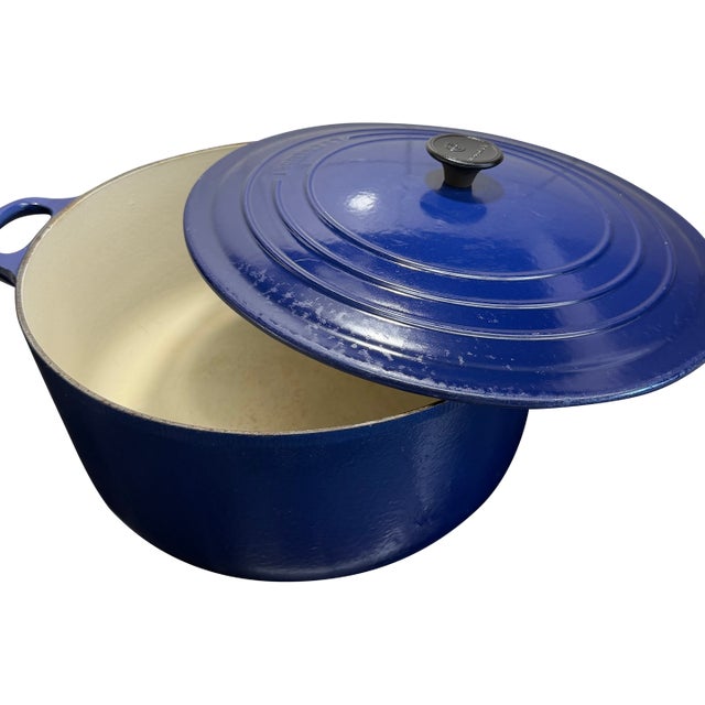 Le Creuset Round Dutch Oven, #30 Cobalt, Blue Vintage, Highly Collectible Rare For Sale