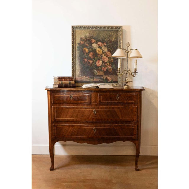 Late 19th Century Tuscan 1890s Walnut and Mahogany Four-Drawer Commode with Banding Inlay For Sale - Image 5 of 15