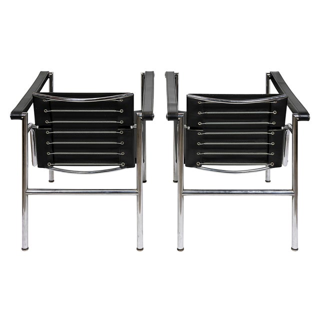 Mid-Century Modern Vintage Black Leather Armchairs by Le Corbusier for Cassina, 1960s, Set of 2 For Sale - Image 3 of 9