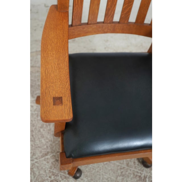 Stickley Arts & Crafts Mission Oak Office Chair For Sale In Philadelphia - Image 6 of 18