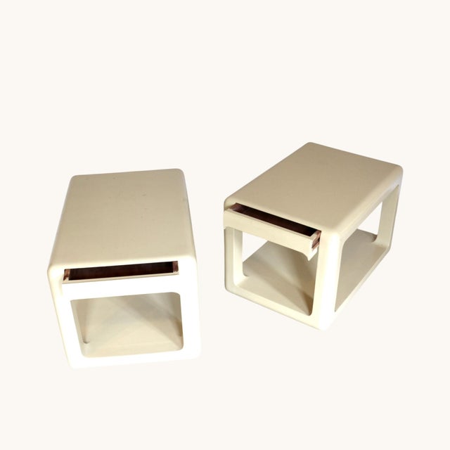 Tables with Rounded Corners, Double-Tiered Top and Glossy Cream Lacquer Finish on Wooden Frame in the style of Ligne Roset, France, 1970s, Set of 2 For Sale - Image 3 of 5