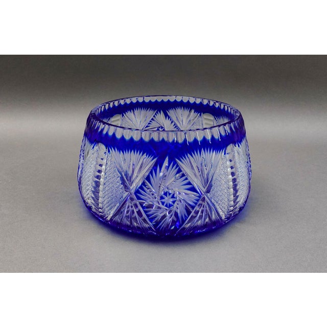 Traditional Mid 20th Century Czech Bohemian Cobalt Blue Cut to Clear Crystal Round Centerpiece Bowl For Sale - Image 3 of 7