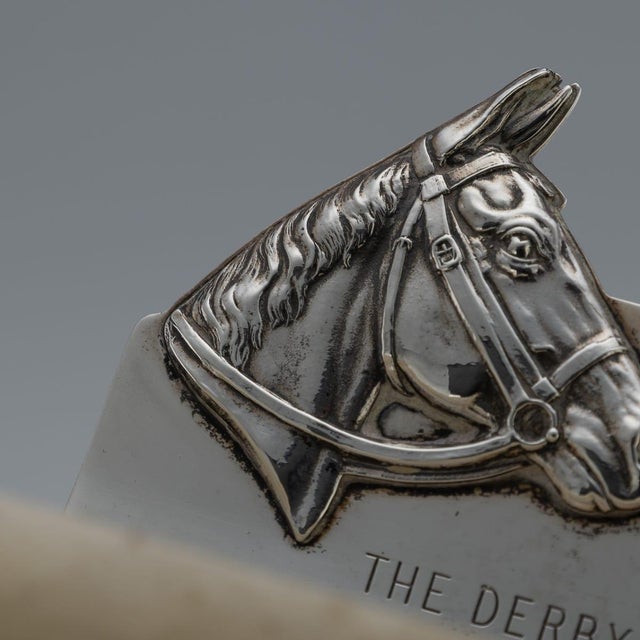 1950s Vintage English Silver and Agate Horse Racing Themed Ashtray, 1957 For Sale - Image 5 of 12