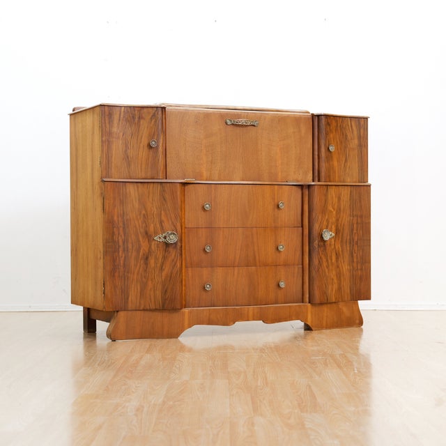 Walnut Liquor Cabinet Credenza by Glendale of London, 1950s For Sale In Los Angeles - Image 6 of 12
