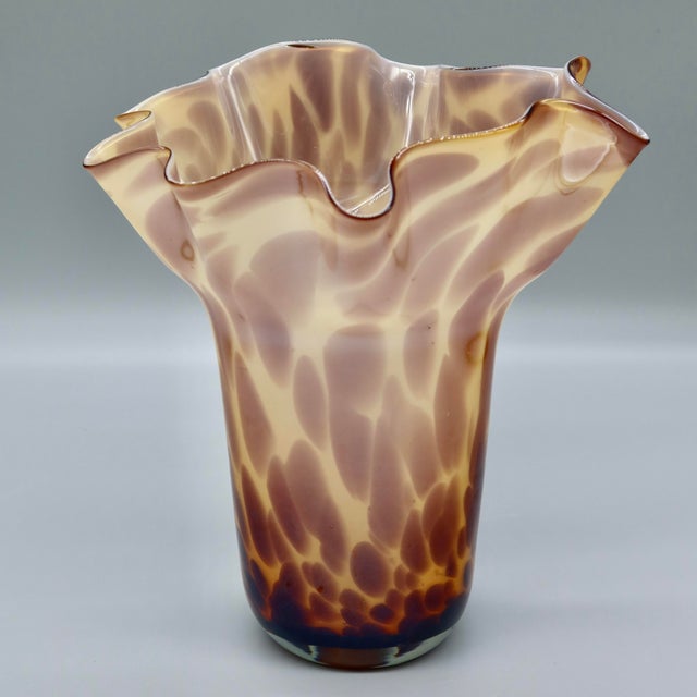 Vintage Tortoiseshell Art Glass Handkerchief Vase — Amber & Cream Ruffled Fazzoletto Vase, Murano Style For Sale In Austin - Image 6 of 11