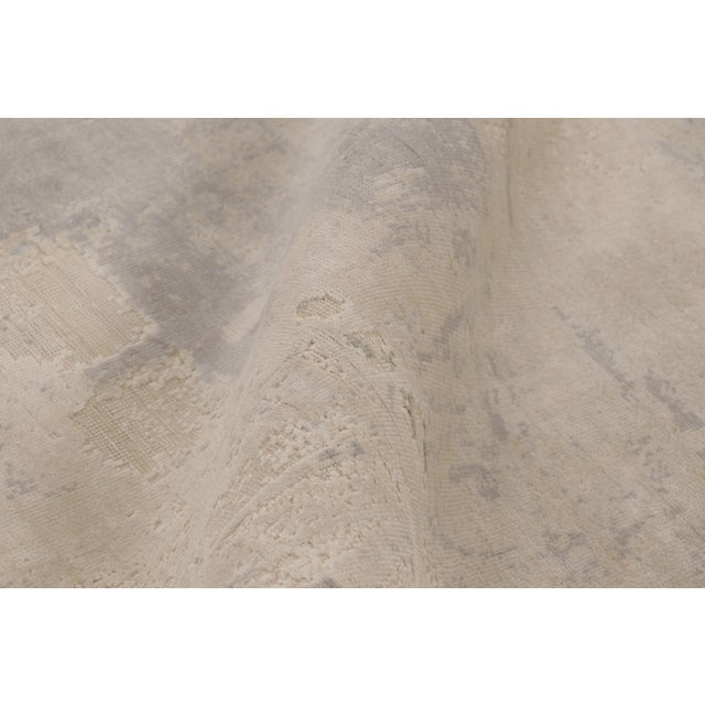 Textile Rug & Kilim’s Modern Abstract Rug, Muted Patterns in Ivory White and Silver-Gray For Sale - Image 7 of 8