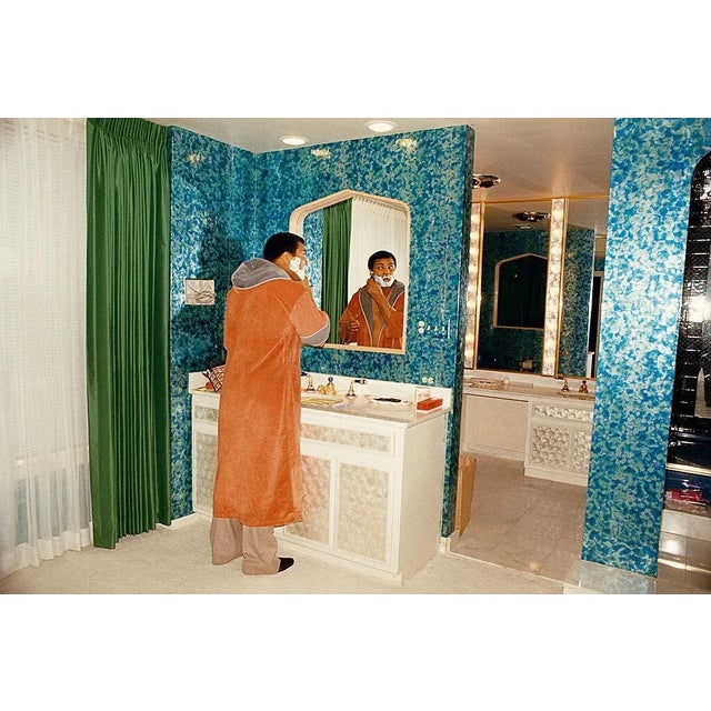 Ali Shaves in Chicago' Contemporary Archival Color Photograph Print From the Original Negative by Terry Fincher - 30x40 For Sale - Image 4 of 4