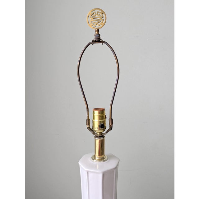 A vintage Chinoiserie style ceramic gourd lamp in original condition, marked Made in Hong Kong. Measurements: base 6" x "6...