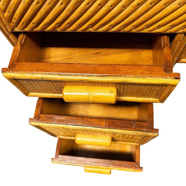 Restored Art Deco Stick Reed Rattan Vanity W/ Round Mirror & Stool For Sale - Image 10 of 17