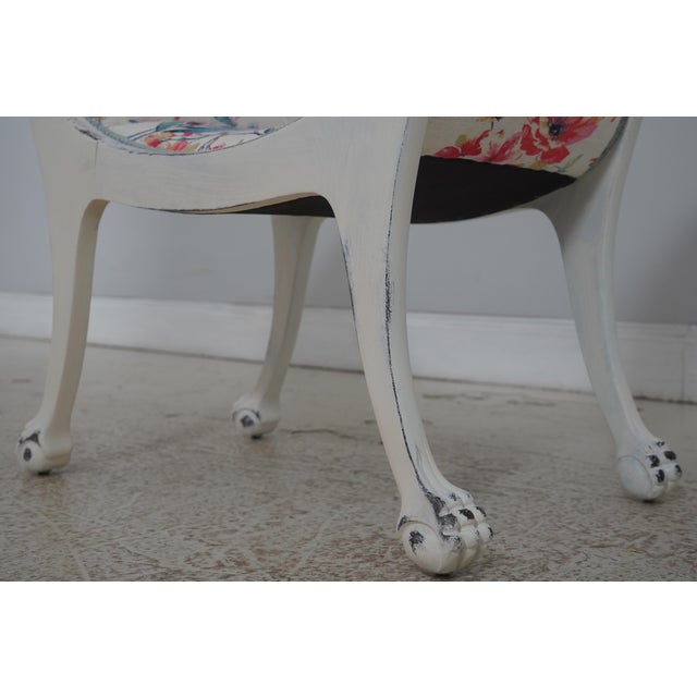 Vintage White Painted Swan Carved French Style Vanity Bench For Sale - Image 4 of 11