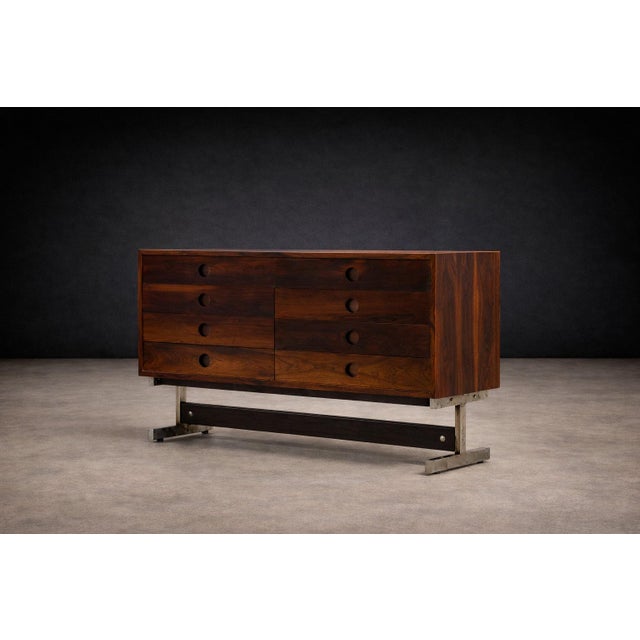 Wood Sérgio Rodrigues “Dalmo” Chest of Drawers in Rosewood and Chromed Steel — Oca, Brazil, c. 1960 - Lot 843 For Sale - Image 7 of 13