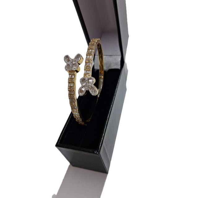 10k Yellow Gold 2-3/8 CTTW Natural Diamond Bangle Bracelet For Sale In Atlanta - Image 6 of 7