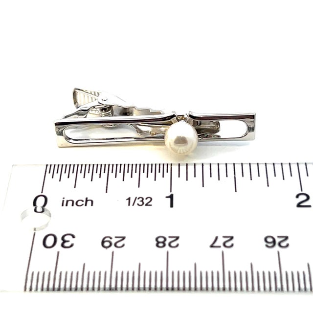 Contemporary Mikimoto Estate Akoya Pearl Mens Tie Clip 7 mm Silver M413 For Sale - Image 3 of 11