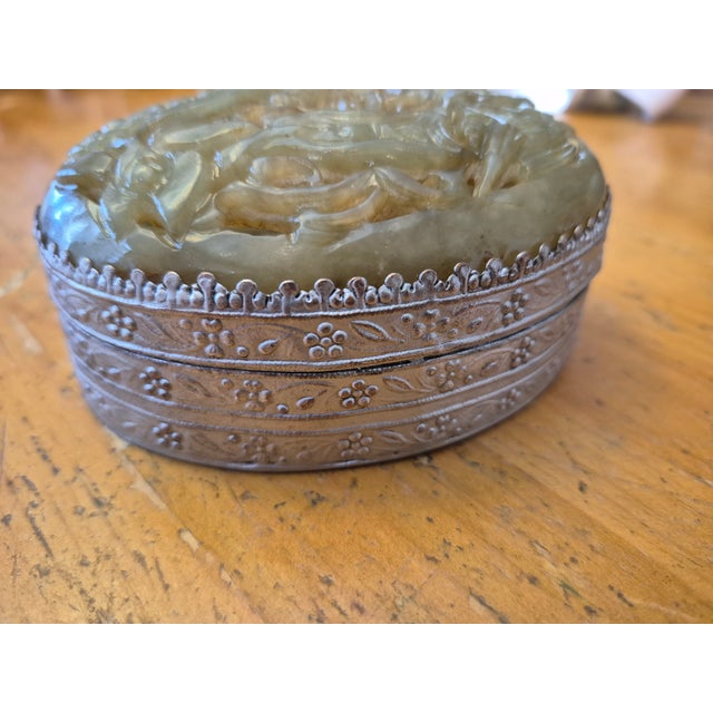 Delicate Vintage Carved Jade Trinket Box With Silver-Toned Base For Sale In Atlanta - Image 6 of 7