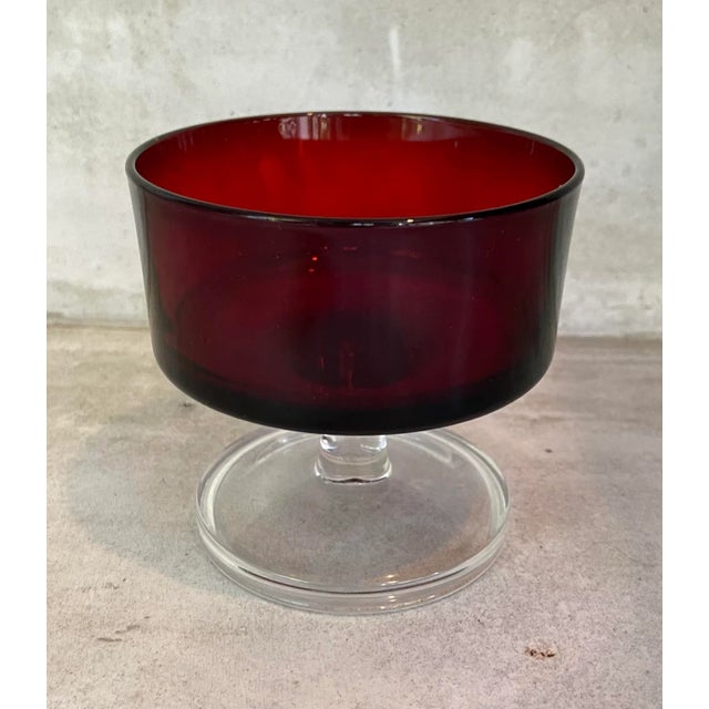 Set of 8 Vintage French Luminarc Champagne Sherbert Glasses For Sale - Image 12 of 12