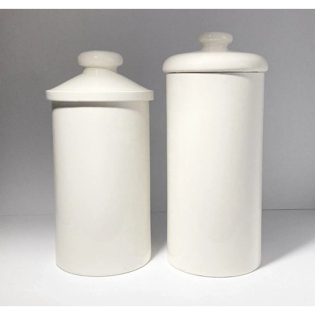 Staffordshire 1960s Pair of Ceramic Asian Floral & Bird Large Kitchen Pantry Canisters For Sale - Image 4 of 6